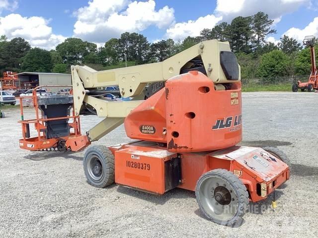 JLG E400AN Iseliikuvad poomtõstukid