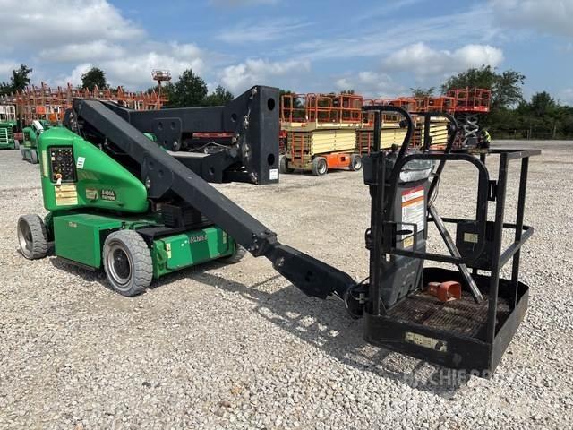 JLG E400AN Iseliikuvad poomtõstukid