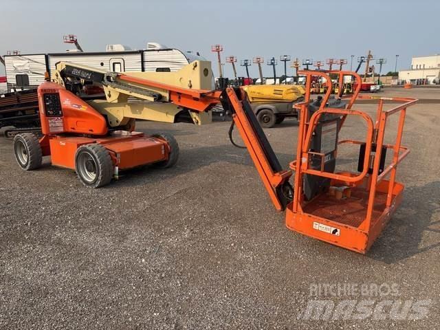 JLG E450AJ Iseliikuvad poomtõstukid