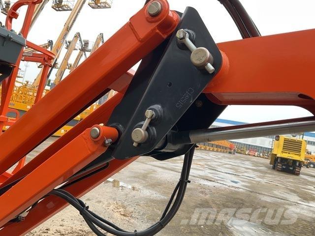 JLG H340AJ Iseliikuvad poomtõstukid