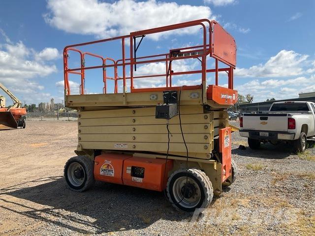 JLG M4069 Käärtõstukid