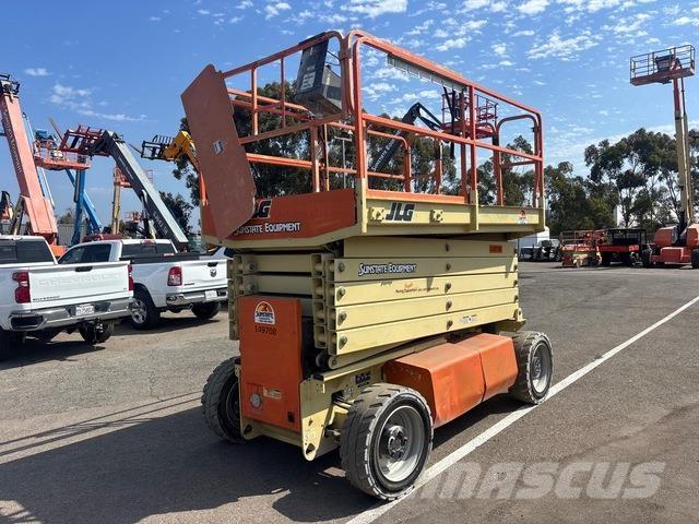 JLG M4069 Käärtõstukid