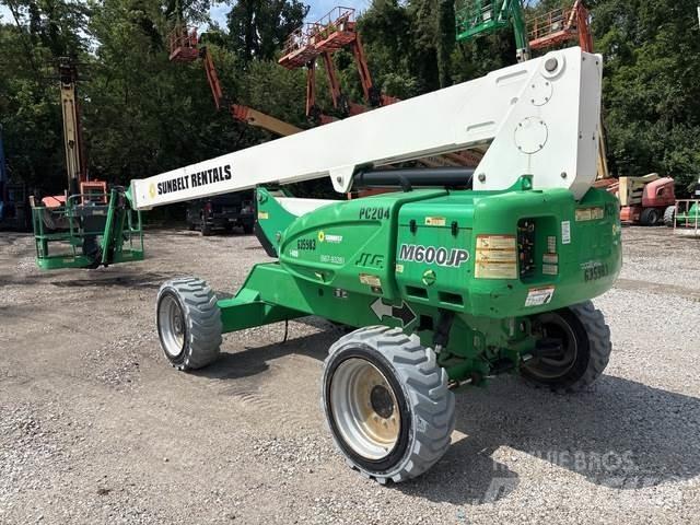 JLG M600JP Iseliikuvad poomtõstukid