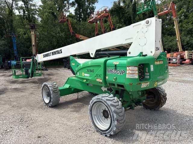 JLG M600JP Iseliikuvad poomtõstukid