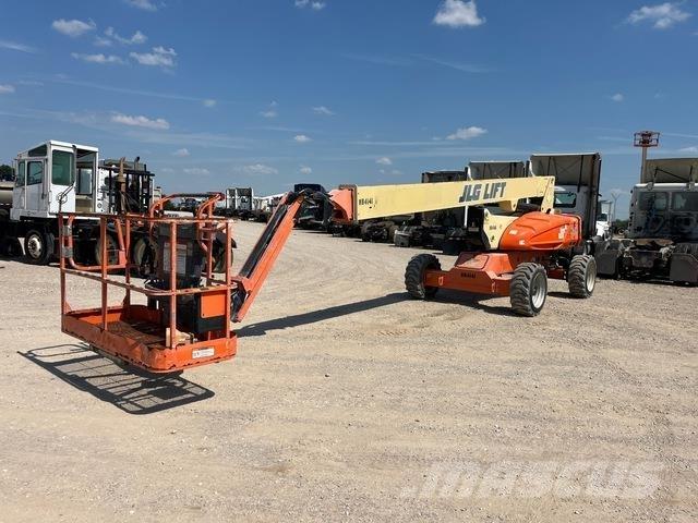 JLG M600JP Iseliikuvad poomtõstukid