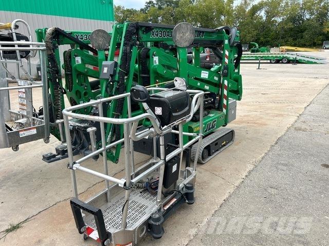 JLG X430AJ Iseliikuvad poomtõstukid