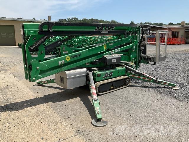 JLG X600AJ Iseliikuvad poomtõstukid