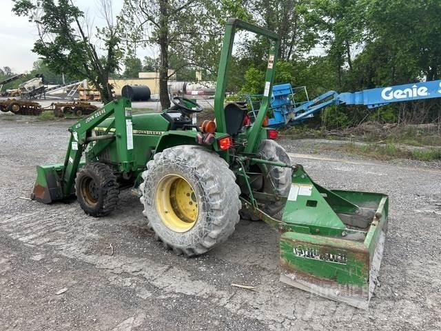 John Deere  Kompakttraktorid