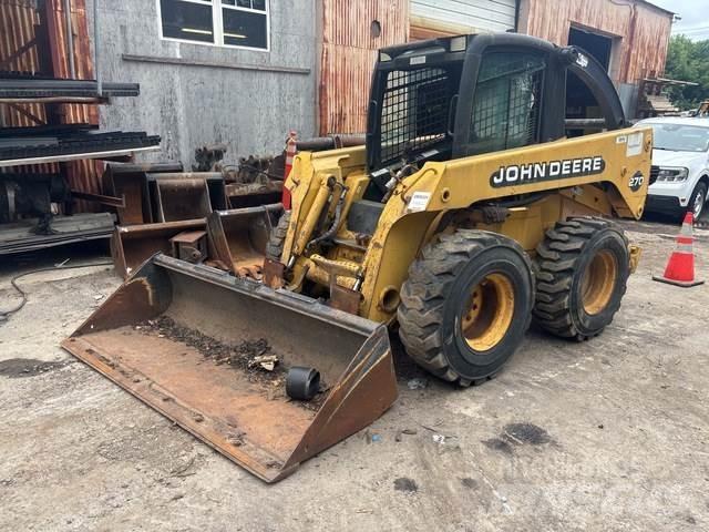 John Deere 270 Kompaktlaadurid
