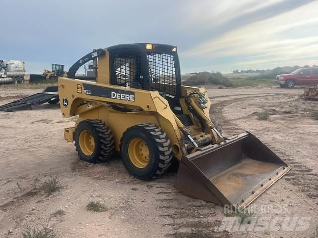 John Deere 325 Kompaktlaadurid