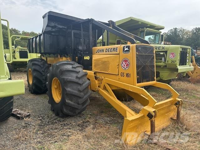 John Deere 640 Väljaveotraktorid