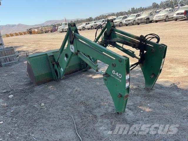 John Deere 640 Muu