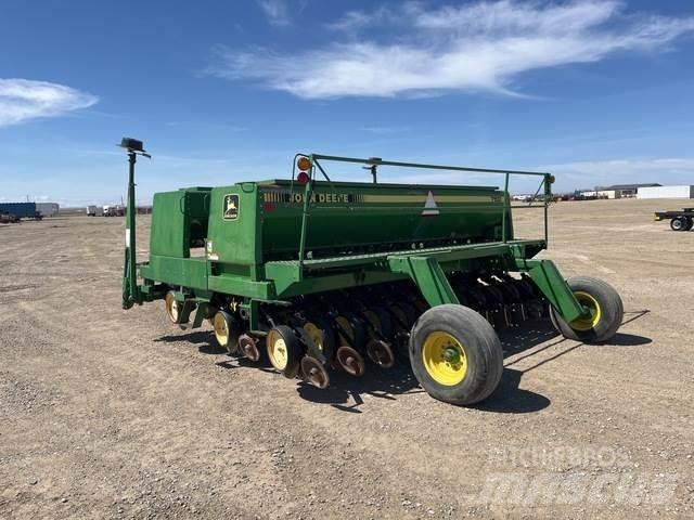 John Deere 750 Külvikud