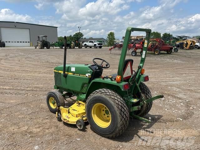 John Deere 770 Kompakttraktorid