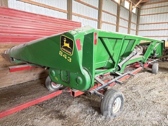 John Deere 843 Muu
