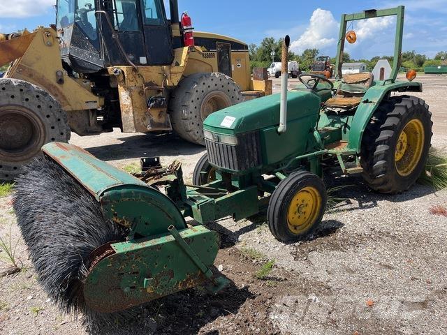 John Deere 970 Siseruumide puhastusmasinad