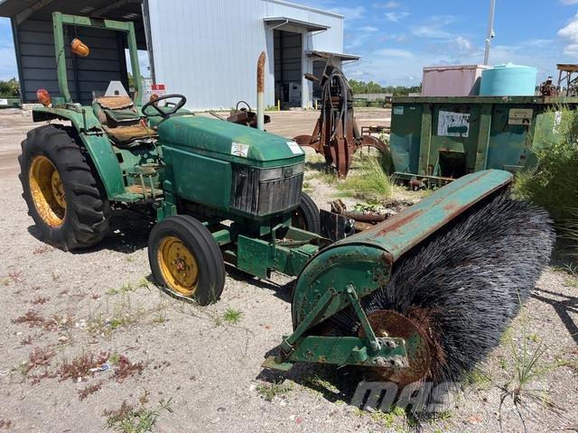 John Deere 970 Siseruumide puhastusmasinad