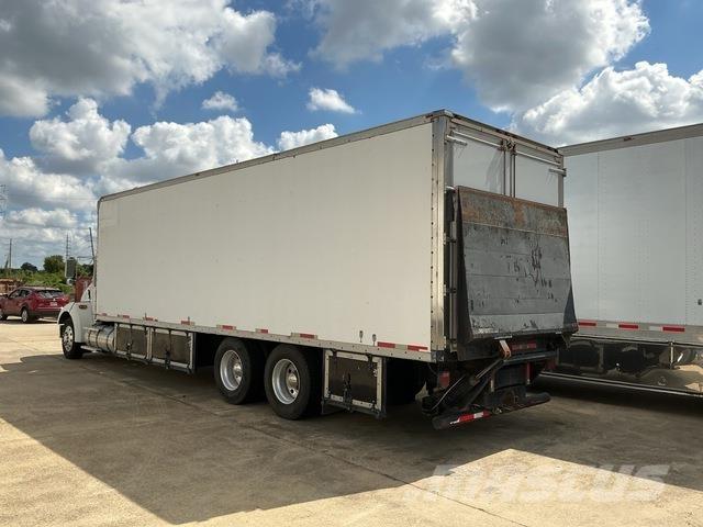 Kenworth T300 Furgoonautod