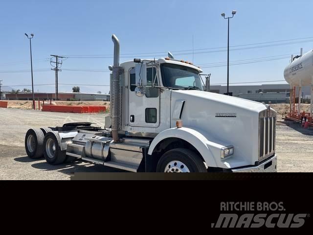 Kenworth T800 Sadulveokid