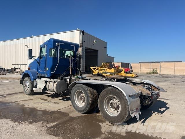 Kenworth T800 Sadulveokid