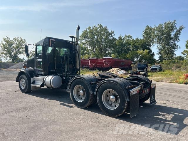 Kenworth T800 Sadulveokid
