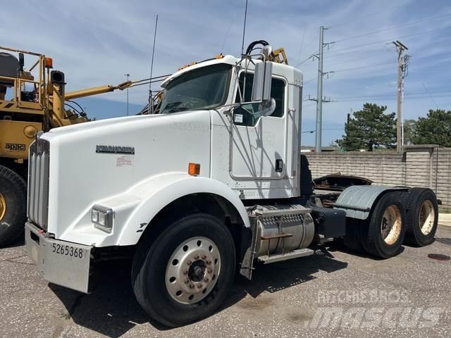 Kenworth T800B Sadulveokid
