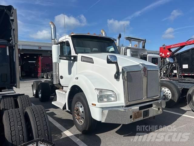 Kenworth T880 Sadulveokid