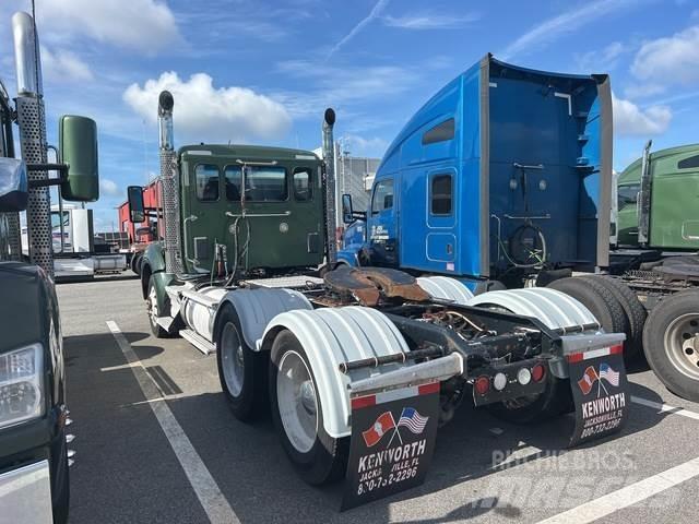 Kenworth T880 Sadulveokid