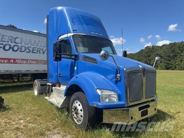 Kenworth T880 Sadulveokid