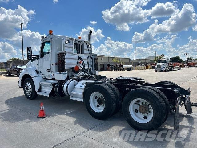 Kenworth T880 Sadulveokid