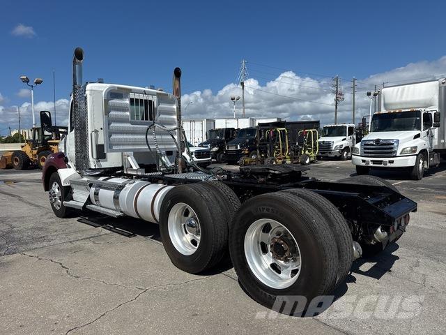 Kenworth T880 Sadulveokid