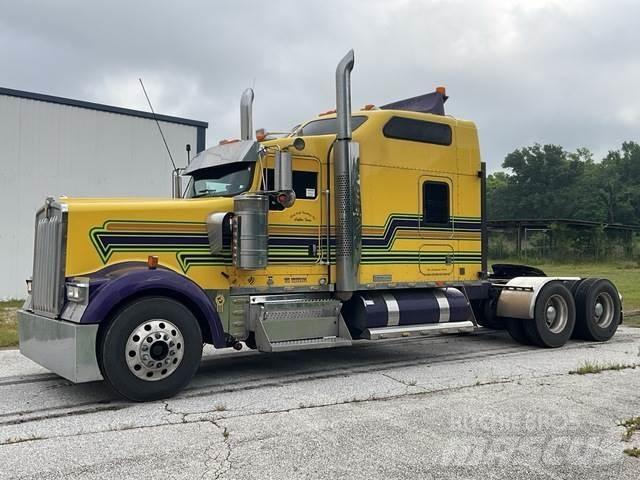 Kenworth W900 Sadulveokid