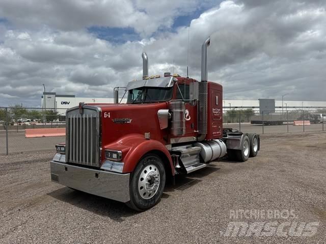 Kenworth W900 Sadulveokid