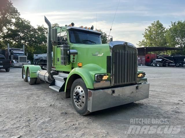 Kenworth W900 Sadulveokid