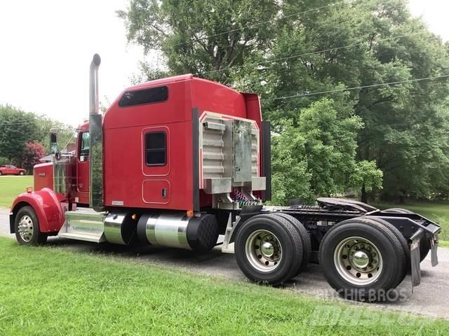 Kenworth W900 Sadulveokid