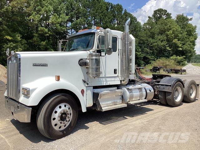 Kenworth W900 Sadulveokid