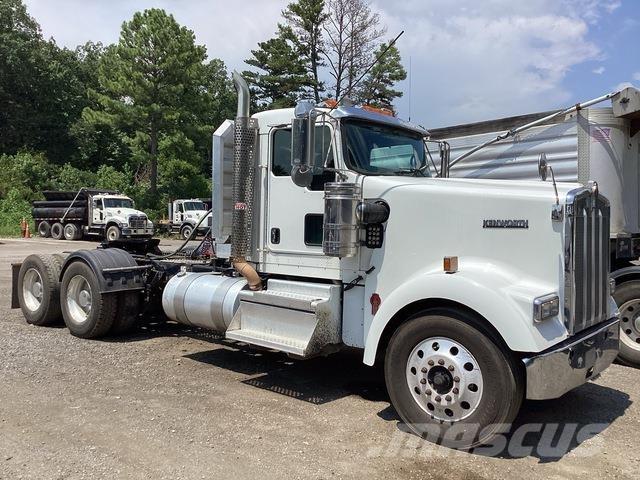 Kenworth W900 Sadulveokid