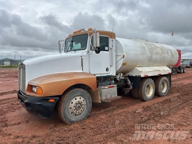 Kenworth W900B Veepaagiga autod