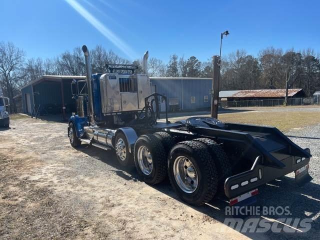 Kenworth W900L Sadulveokid