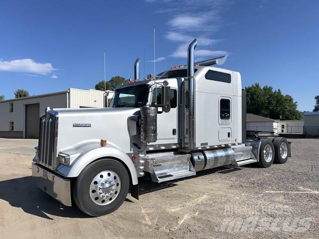 Kenworth W900L Sadulveokid