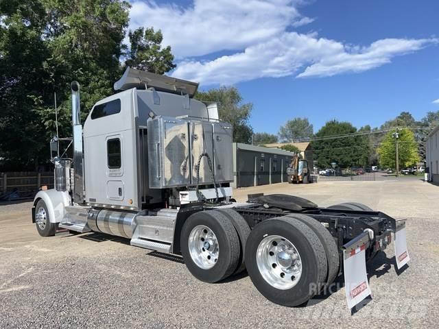 Kenworth W900L Sadulveokid