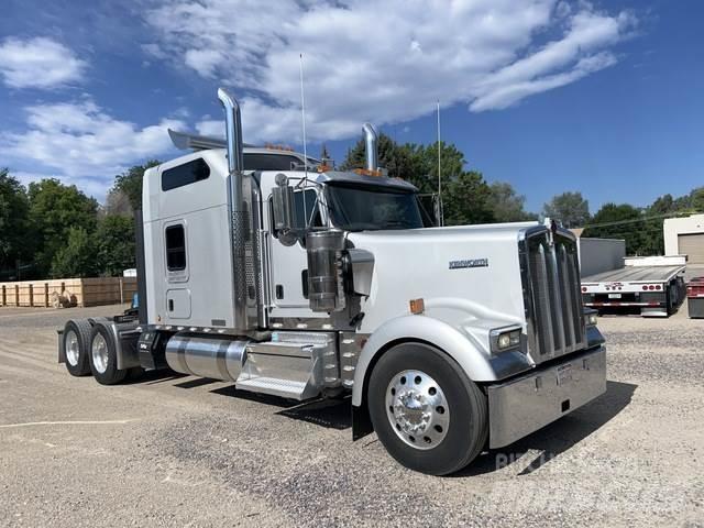 Kenworth W900L Sadulveokid