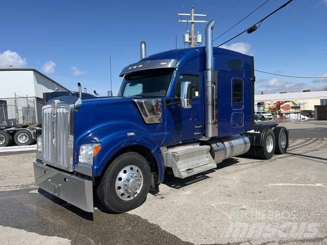 Kenworth W990 Sadulveokid