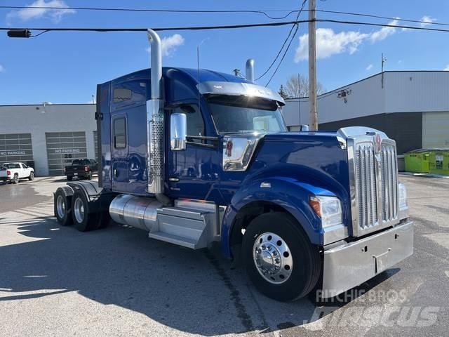 Kenworth W990 Sadulveokid