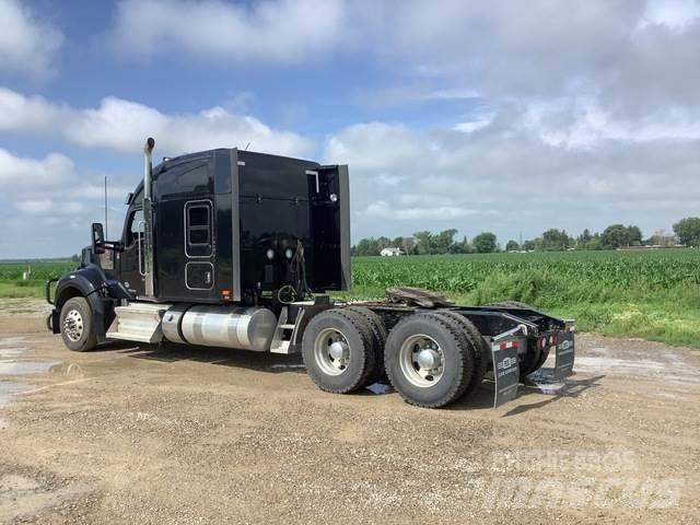 Kenworth W990 Sadulveokid