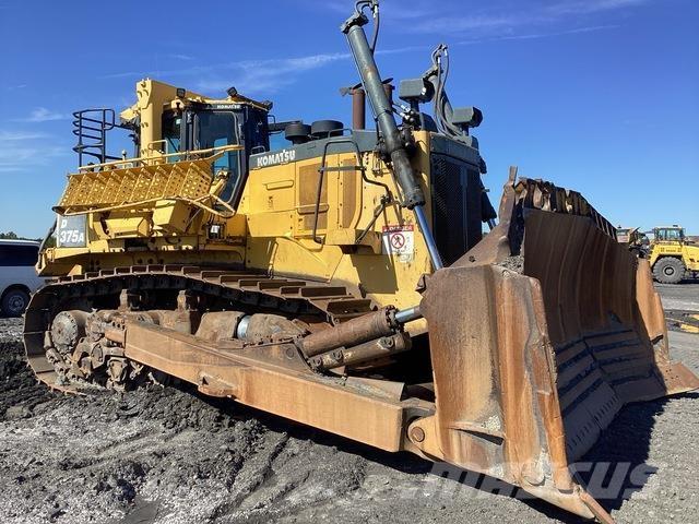 Komatsu D375A Buldooserid