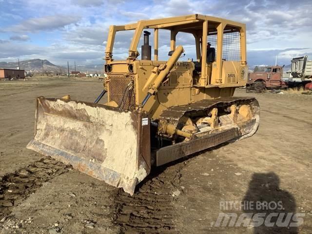 Komatsu D65E-6 Buldooserid