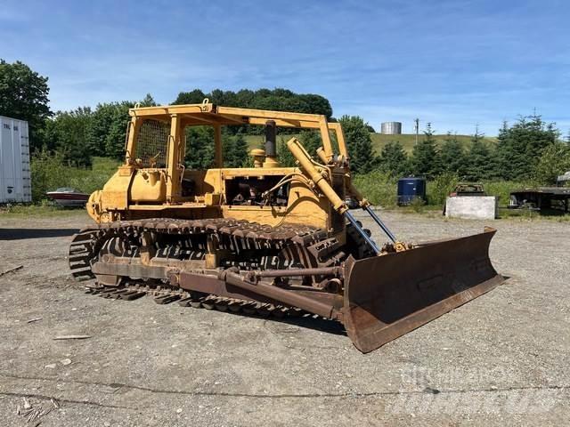 Komatsu D65P-8 Buldooserid