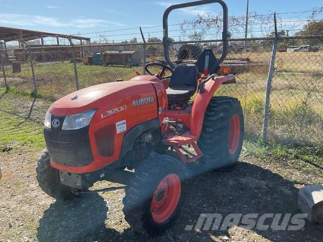 Kubota L3200DT Kompakttraktorid
