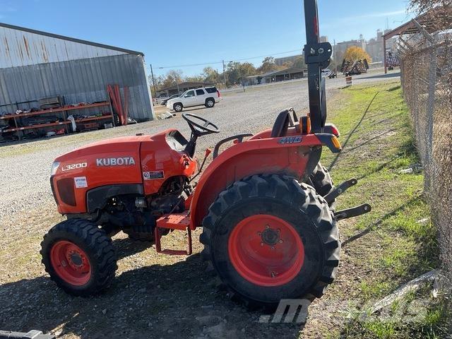 Kubota L3200DT Kompakttraktorid